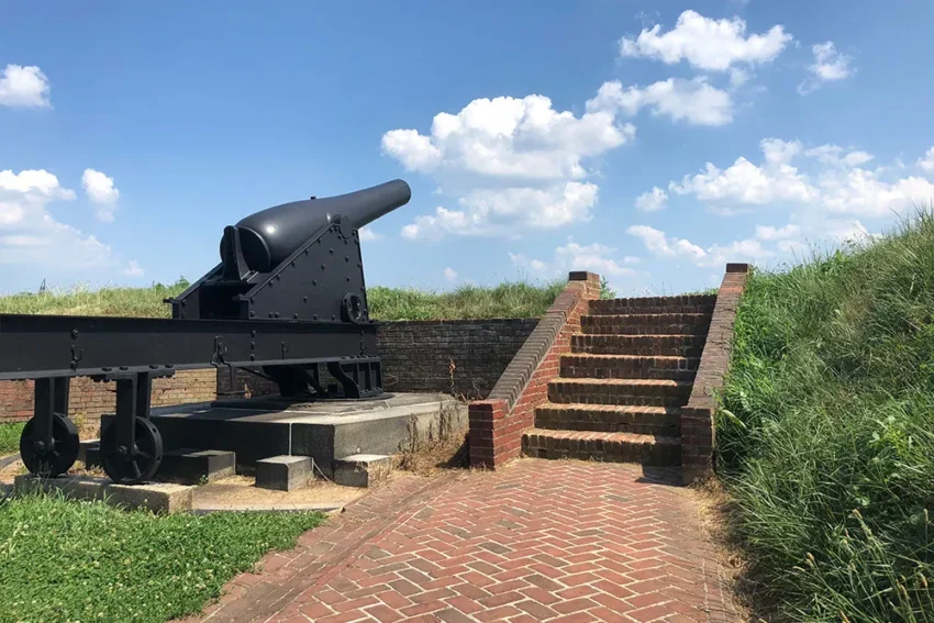 fort-mchenry-cannon