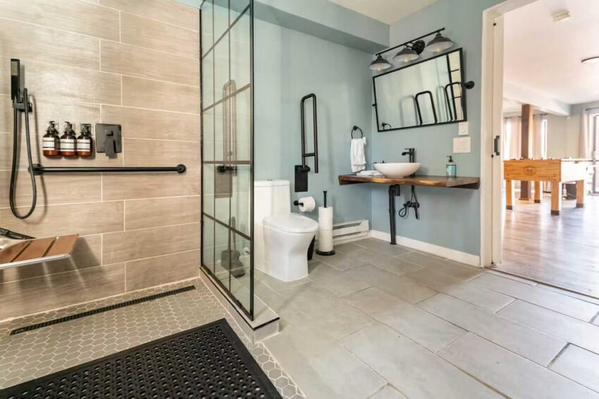 Wheelchair Accessible Poconos Treetop Lakehouse